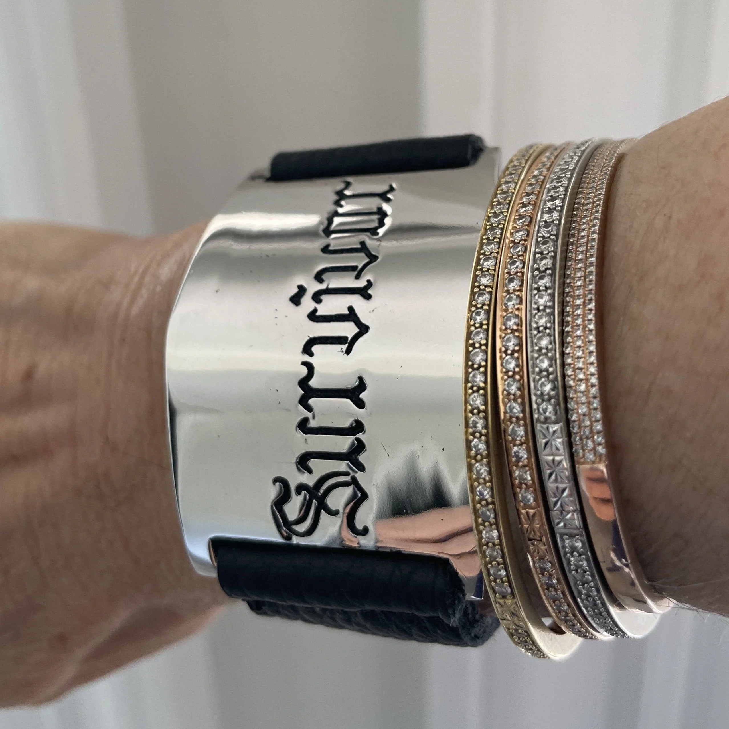 Survivor Cuff - SILVER/BLACK